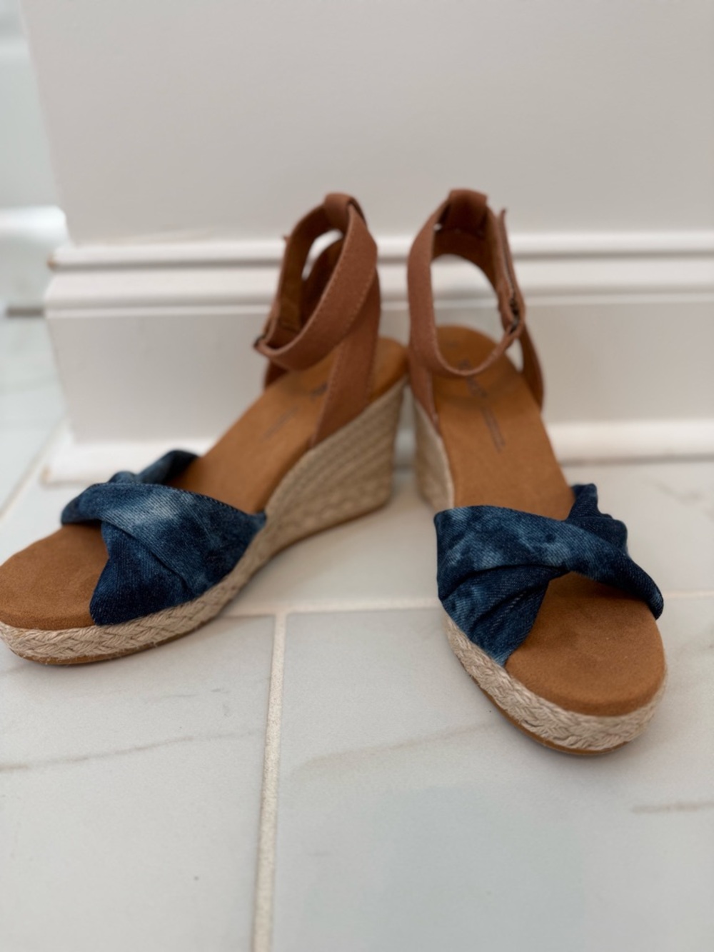 Toms Wedge Sandals with Blue Twisted Straps